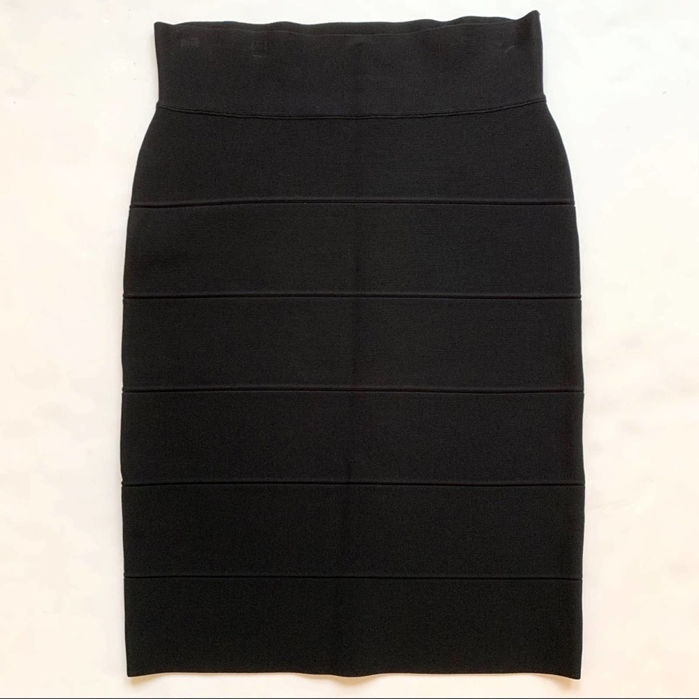 BCBGMAXAZRIA High rise bandage ponte skirt size M